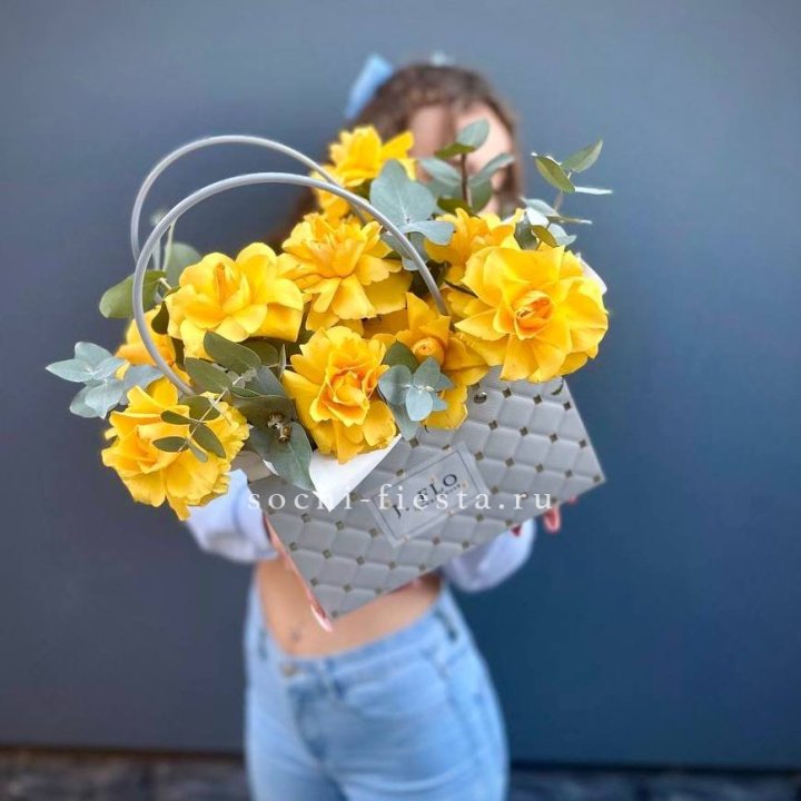 Сумочка с розами "Эдель" в Новосибирске