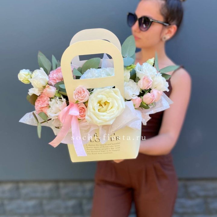 Цветочная сумочка "Рафаэль" в Новосибирске