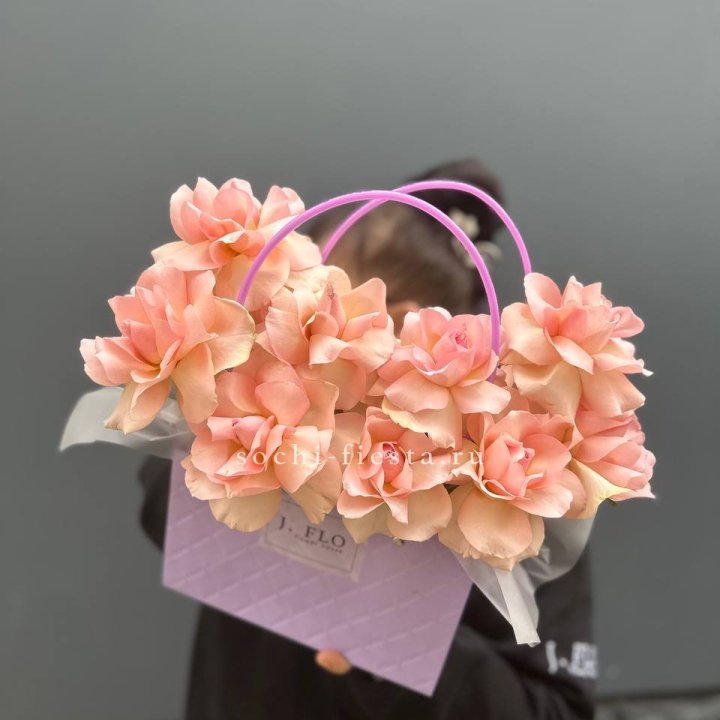 Сумочка с розами "Кети" в Новосибирске