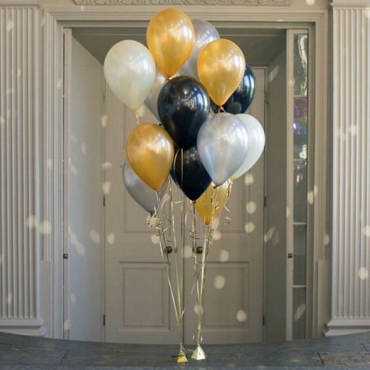 Фонтан шаров "Фаерворк" в Новосибирске