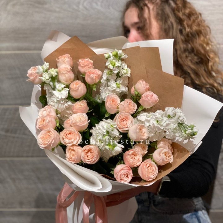 Букет бомбасти и маттиола в Новосибирске