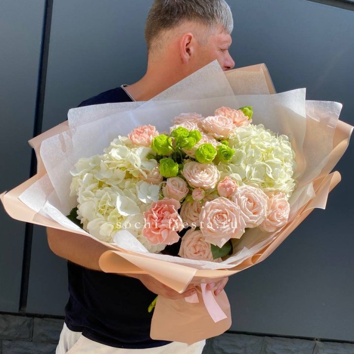 Авторский букет "Нежный крем" в Новосибирске