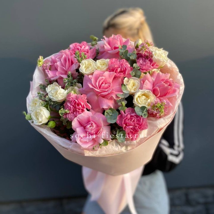  Букет "Малина" с доставкой в Новосибирске