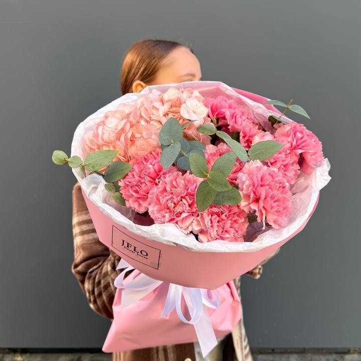 Дуо диантусы и гортензия в Новосибирске