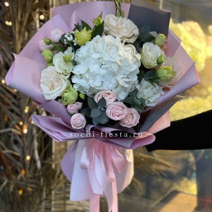 Букет с гортензией №3 в Новосибирске