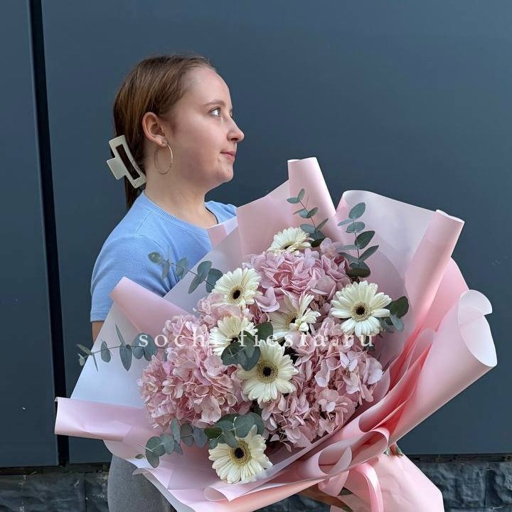 Букет "Знак любви" в Новосибирске