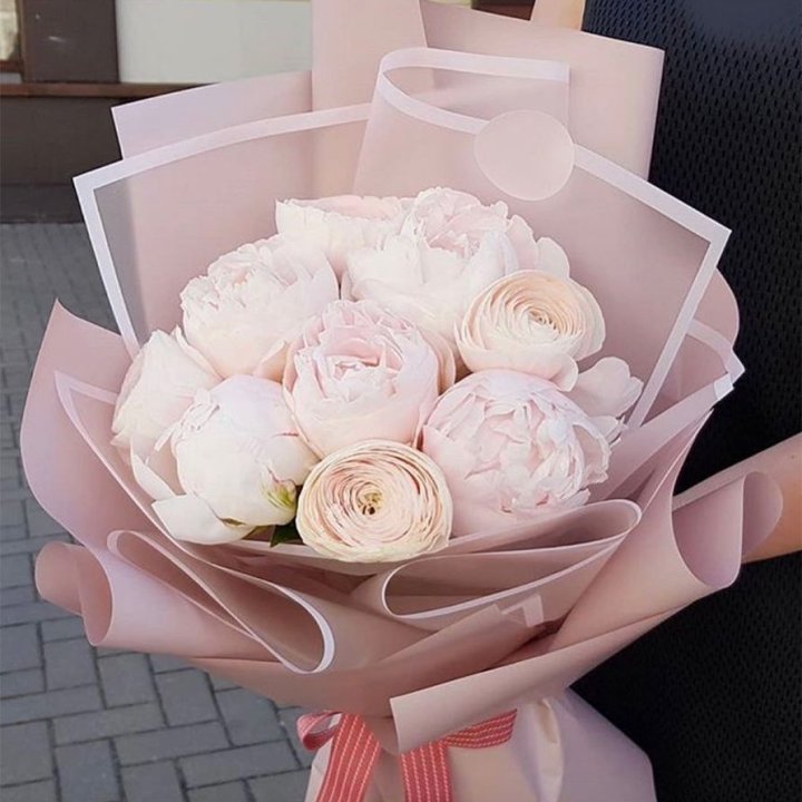 Пионы и ранункулюсы в Новосибирске