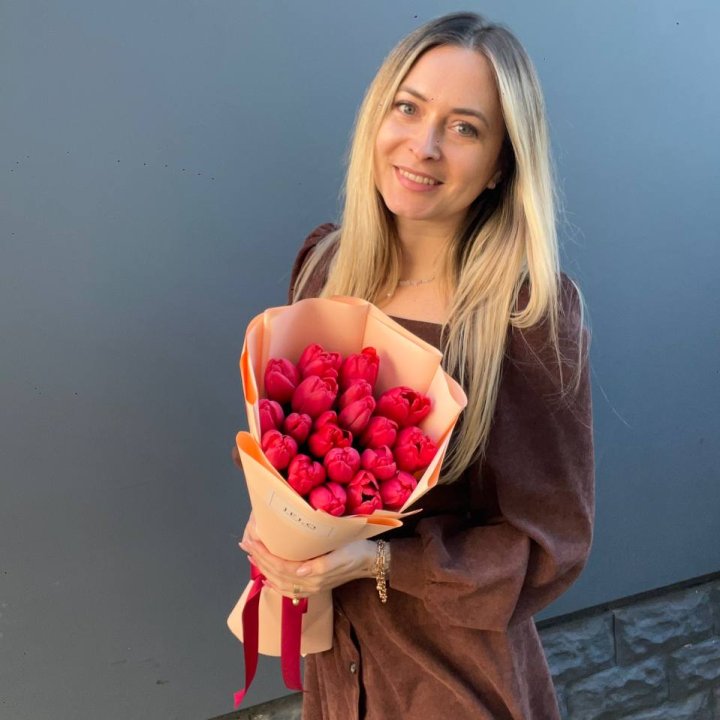  19 красных тюльпанов в Новосибирске