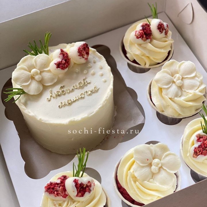 Капкейки и бенто-торт "Мамочке" в Новосибирске