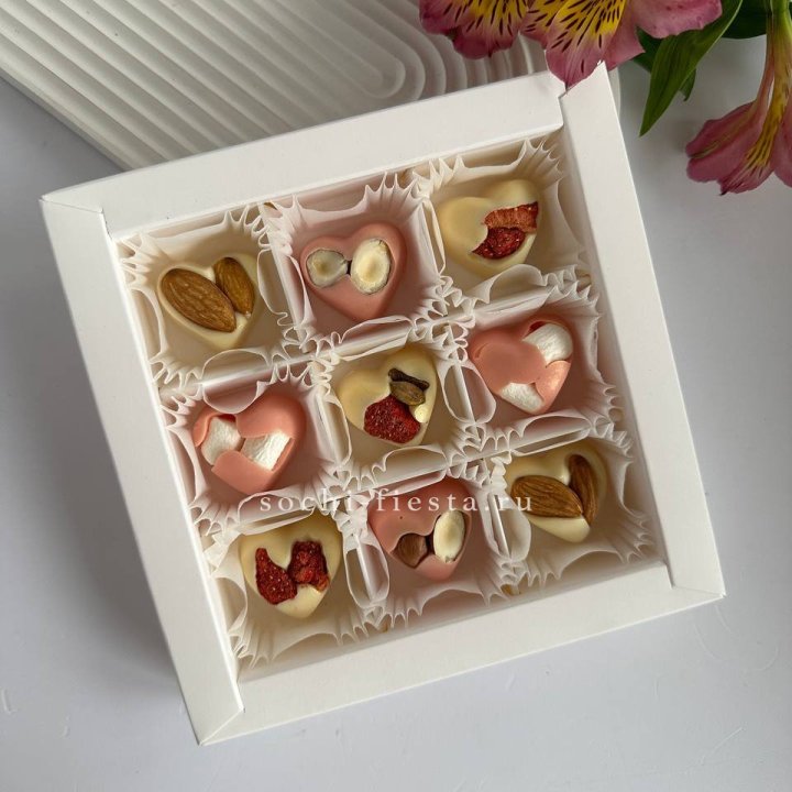 Набор конфет из бельгийского шоколада Сердца в Новосибирске