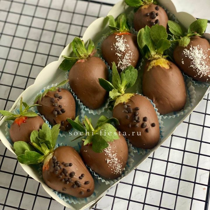 Клубника в шоколаде 10 ягод в Новосибирске