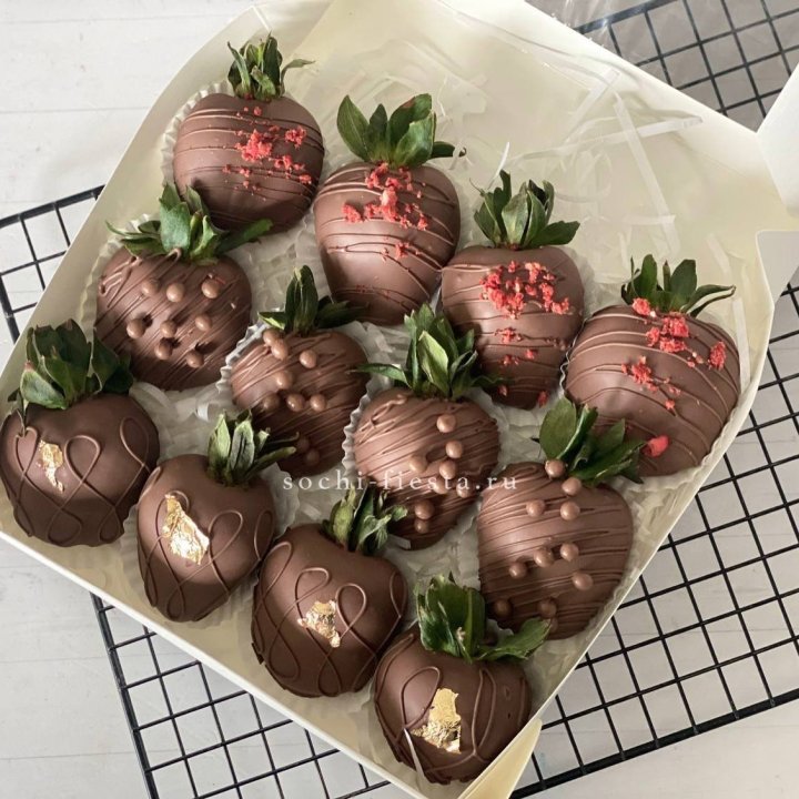 Клубника в шоколаде 12 ягод в Новосибирске