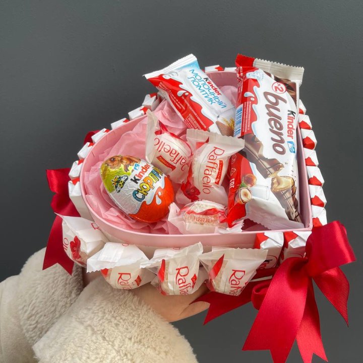 Бокс киндерами и раффаэлло в Новосибирске