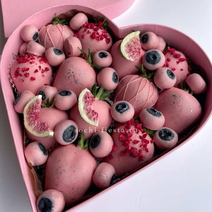 Клубника в шоколаде Сердце в Новосибирске