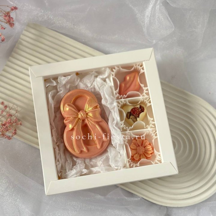 Конфеты из шоколада 8 Марта в Новосибирске