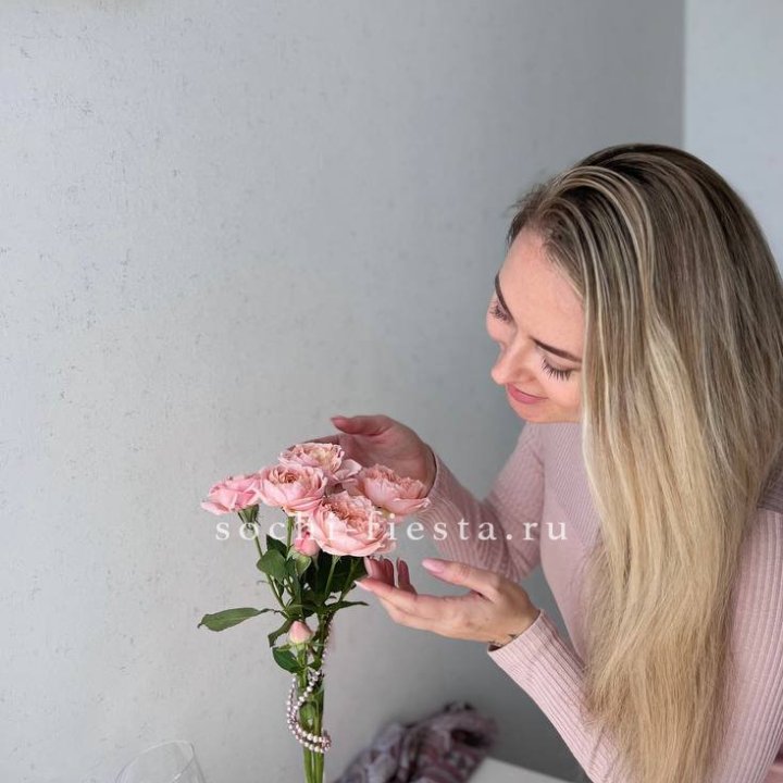 Цветочная подписка "Пакет маленький" в Новосибирске