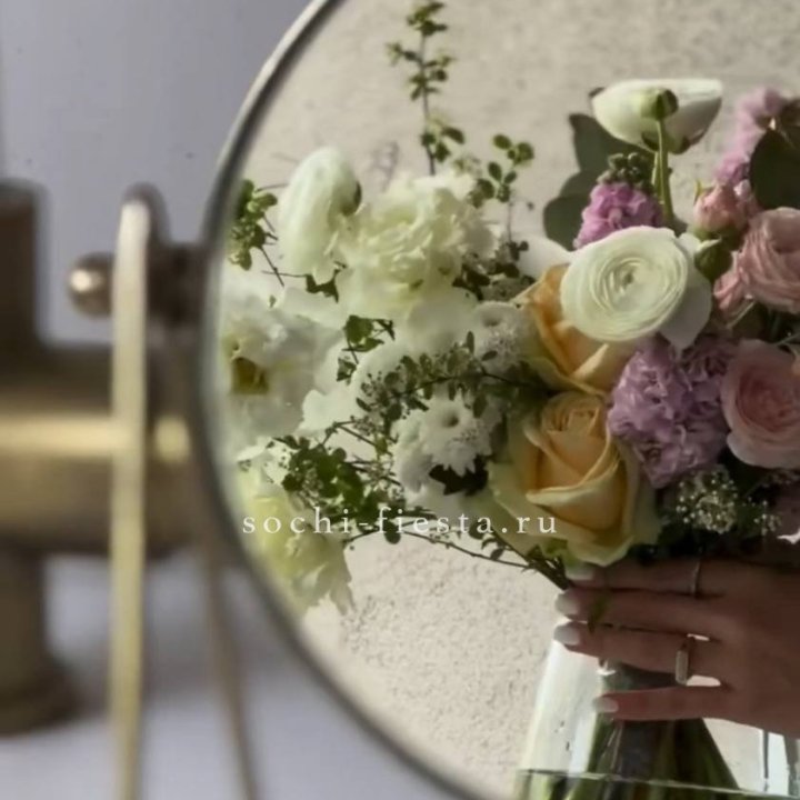 Цветочная подписка "Пакет средний" в Новосибирске