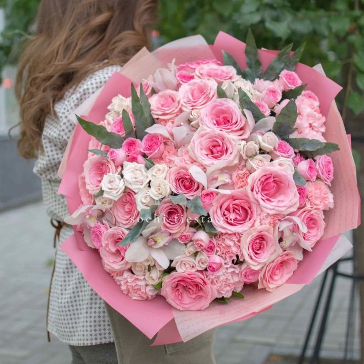 Дизайнерский букет "Барби" в Новосибирске