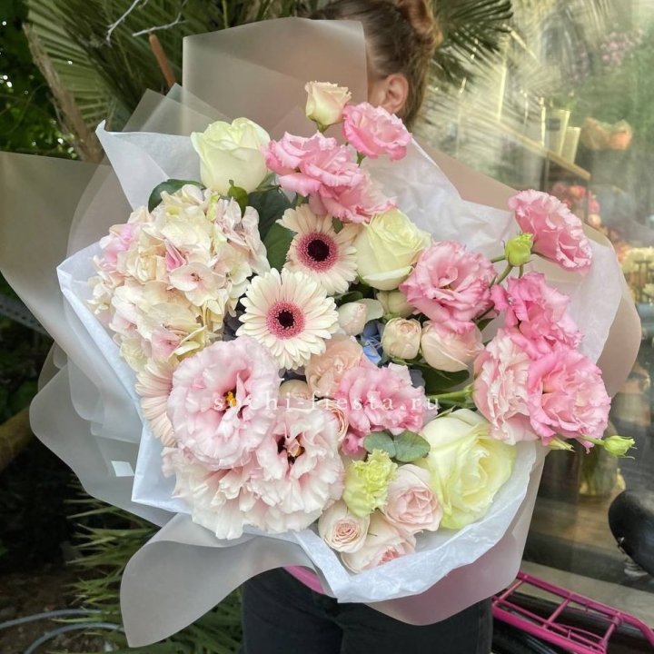 Дизайнерский букет "Лаундж пак" в Новосибирске