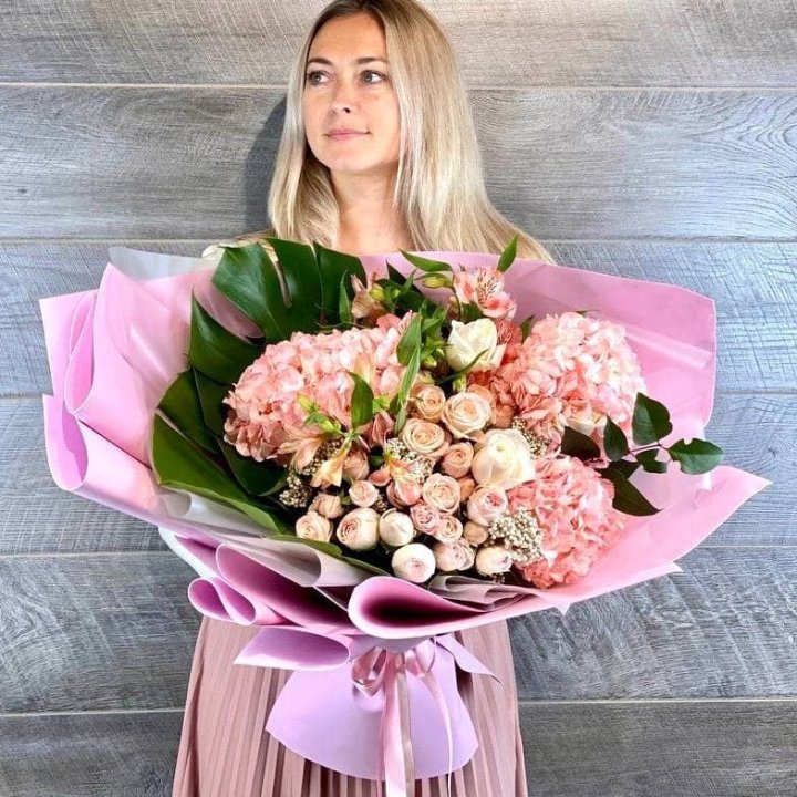 Дизайнерский букет "Валенсия-2" в Новосибирске