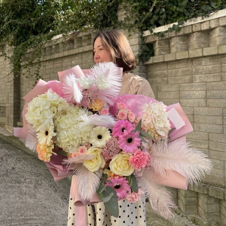 Дизайнерский букет "Валенсия" в Новосибирске