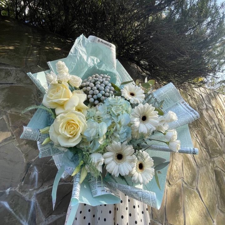 Дизайнерский букет "Линдж-блю" в Новосибирске