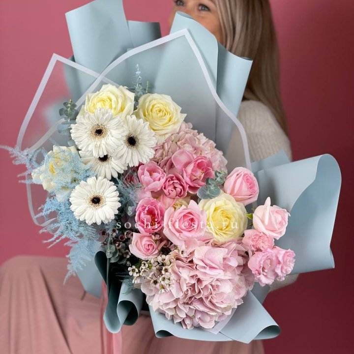 Дизайнерский букет "Адель" в Новосибирске
