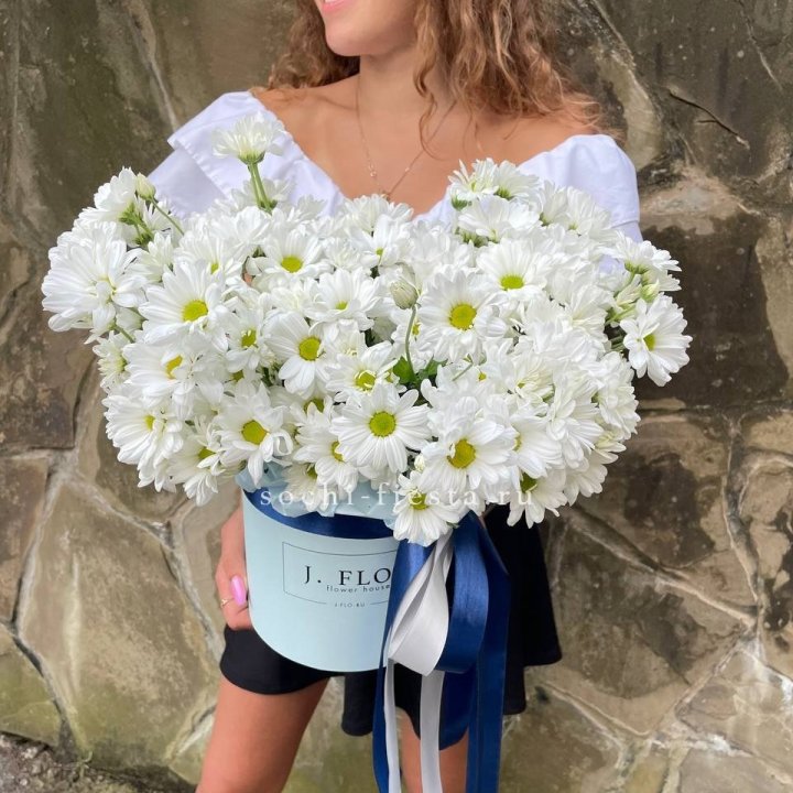 Коробка с хризантемами №2 в Новосибирске