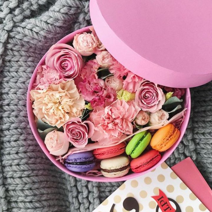 Цветочный бокс пинк в Новосибирске