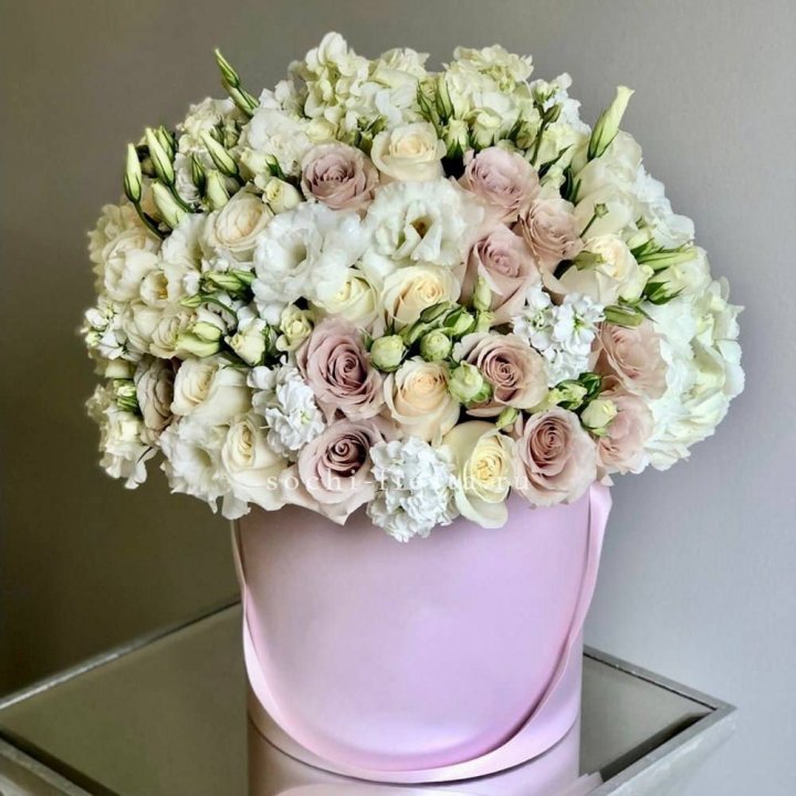 Цветочный бокс "Бриджит" в Новосибирске