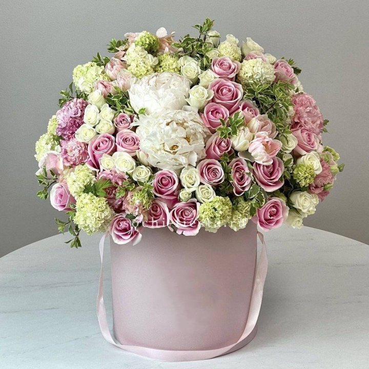 Цветочный бокс "Фантастик" в Новосибирске