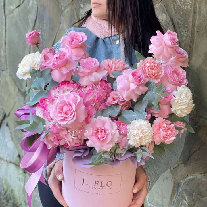 Цветочный бокс "Эсмиральда" в Новосибирске