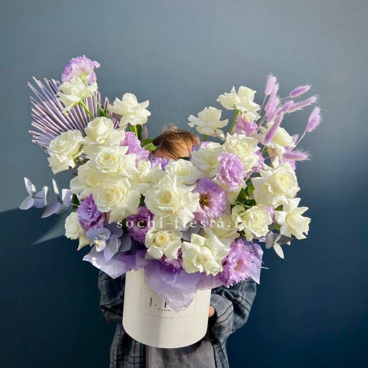 Цветочный бокс "Изабель" в Новосибирске