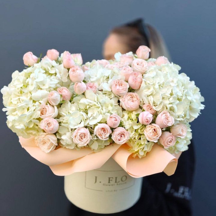 Дизайнерский бокс "Изабелла" в Новосибирске