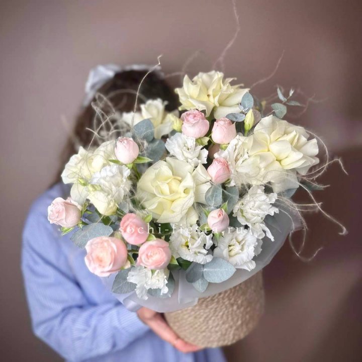 Авторский бокс "Милена" в джутовом кашпо в Новосибирске