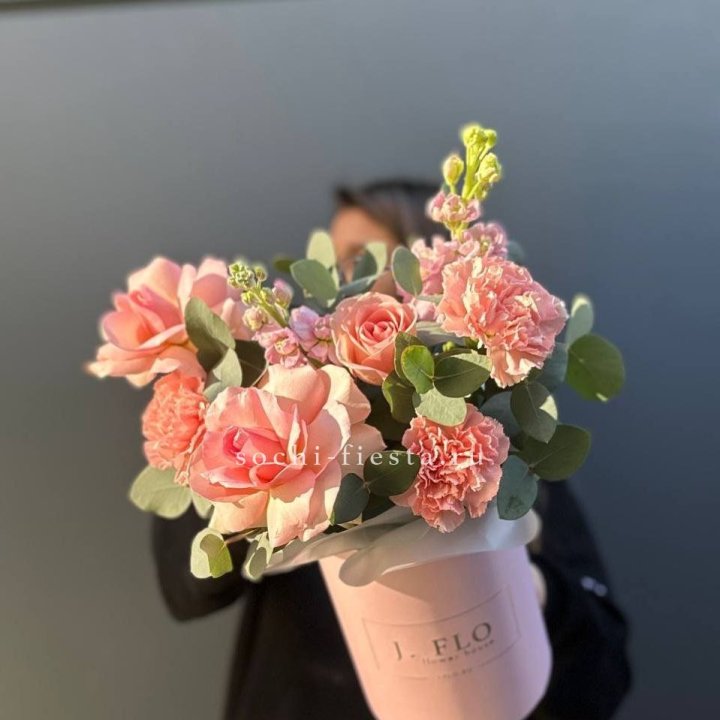 Цветы в боксе "Сизара" в Новосибирске