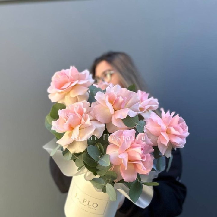 Французские роз в боксе в Новосибирске