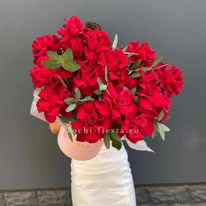 Бокс из 17 французских роз с доставкой в Новосибирске