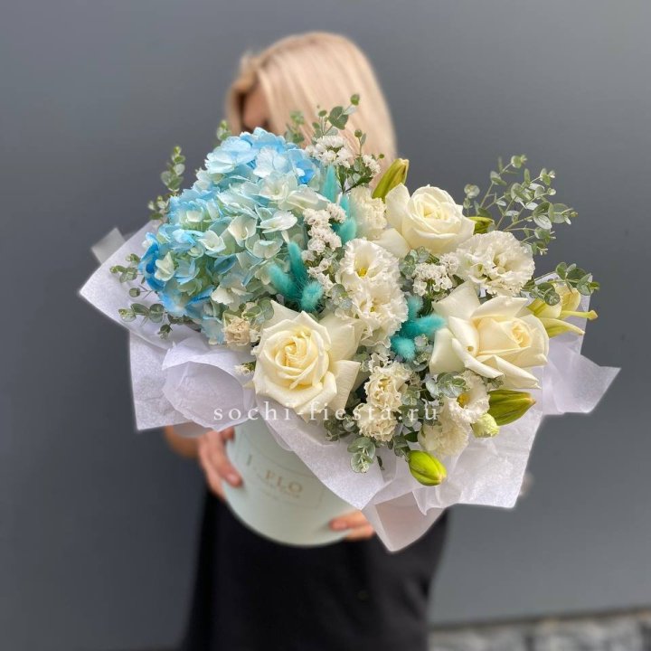 Цилиндр в голубых оттенках №1 в Новосибирске