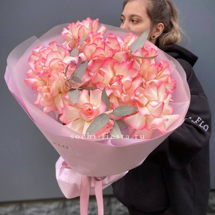 9 французских роз Джумилия в Новосибирске