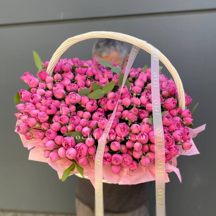 Корзина роз Мисти Баблс 101 в Новосибирске