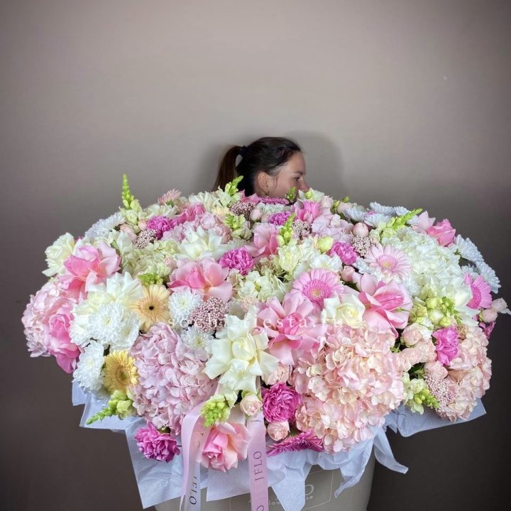 Корзина цветов «Рандеву» в Новосибирске