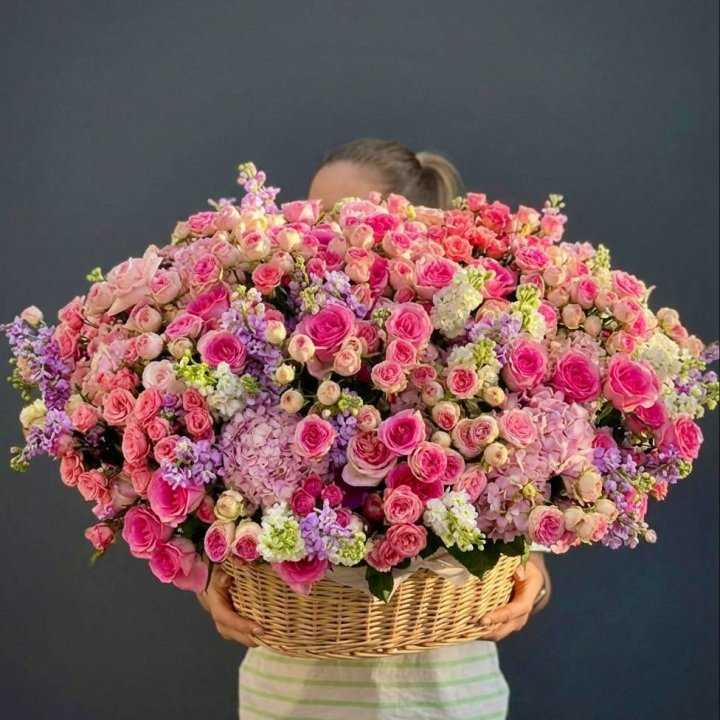 Цветочная корзина гигант №5 в Новосибирске