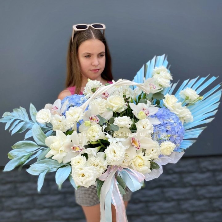 Цветочная корзина "Блю винч" в Новосибирске