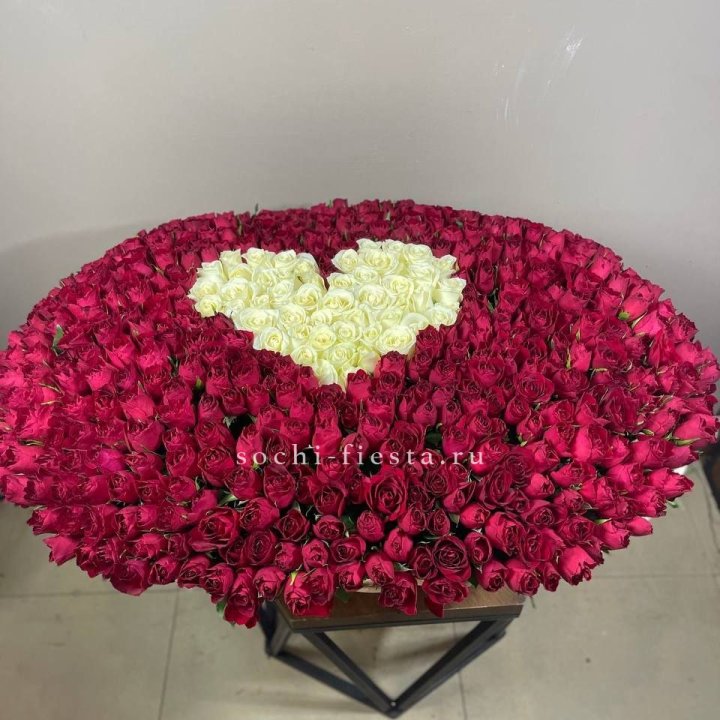 501 роза в корзине в Новосибирске