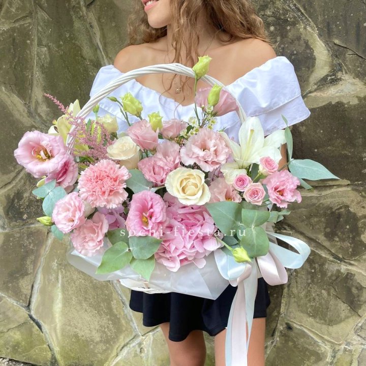 Авторская корзина "Миа" в Новосибирске