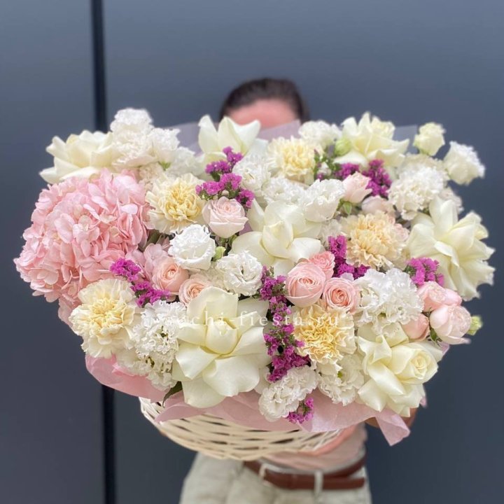 Корзина "Воздушная нежность" в Новосибирске