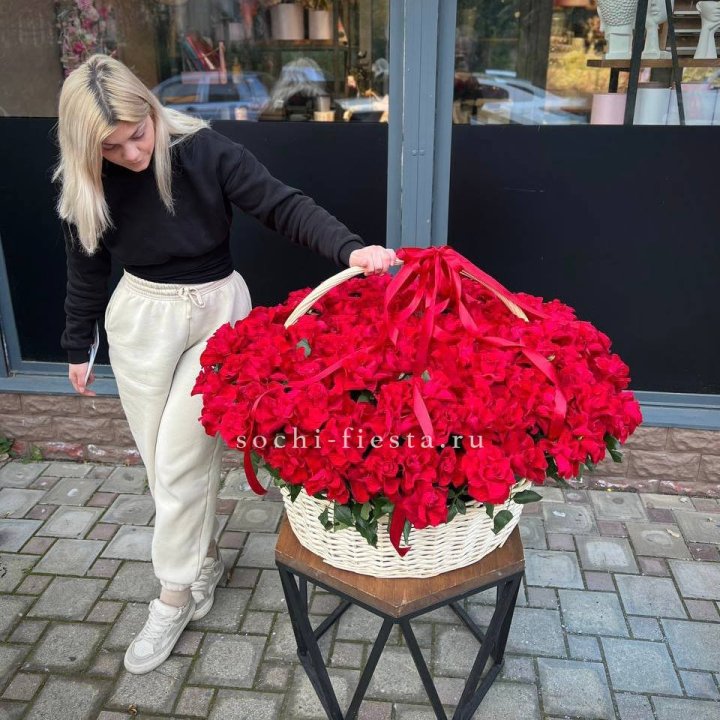 201 французская красная роза в Новосибирске