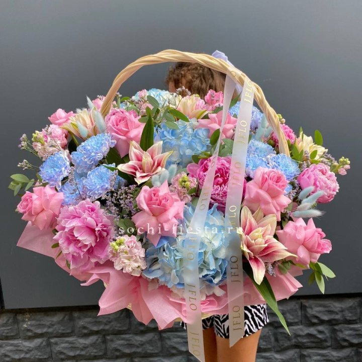 Яркая корзина "Летнее настроение" в Новосибирске