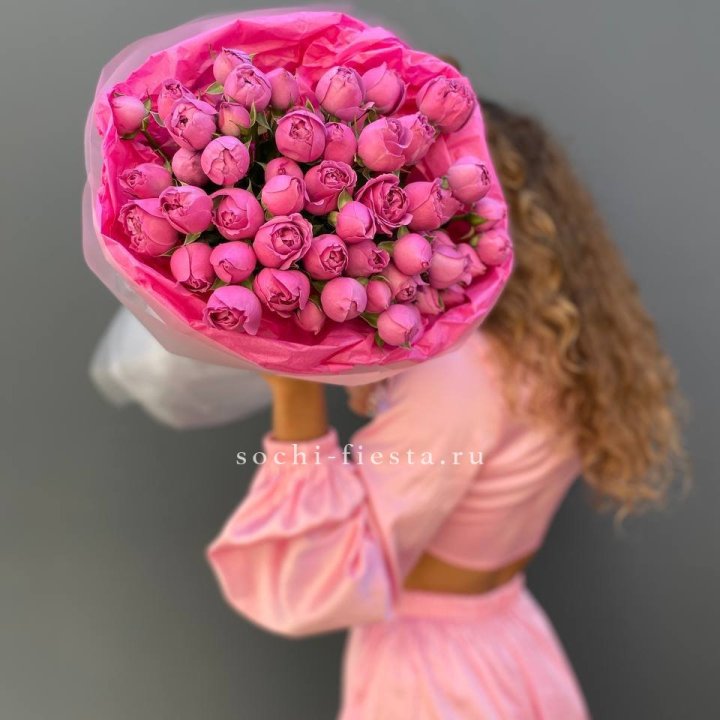 Букет из пионовидных роз  в Новосибирске